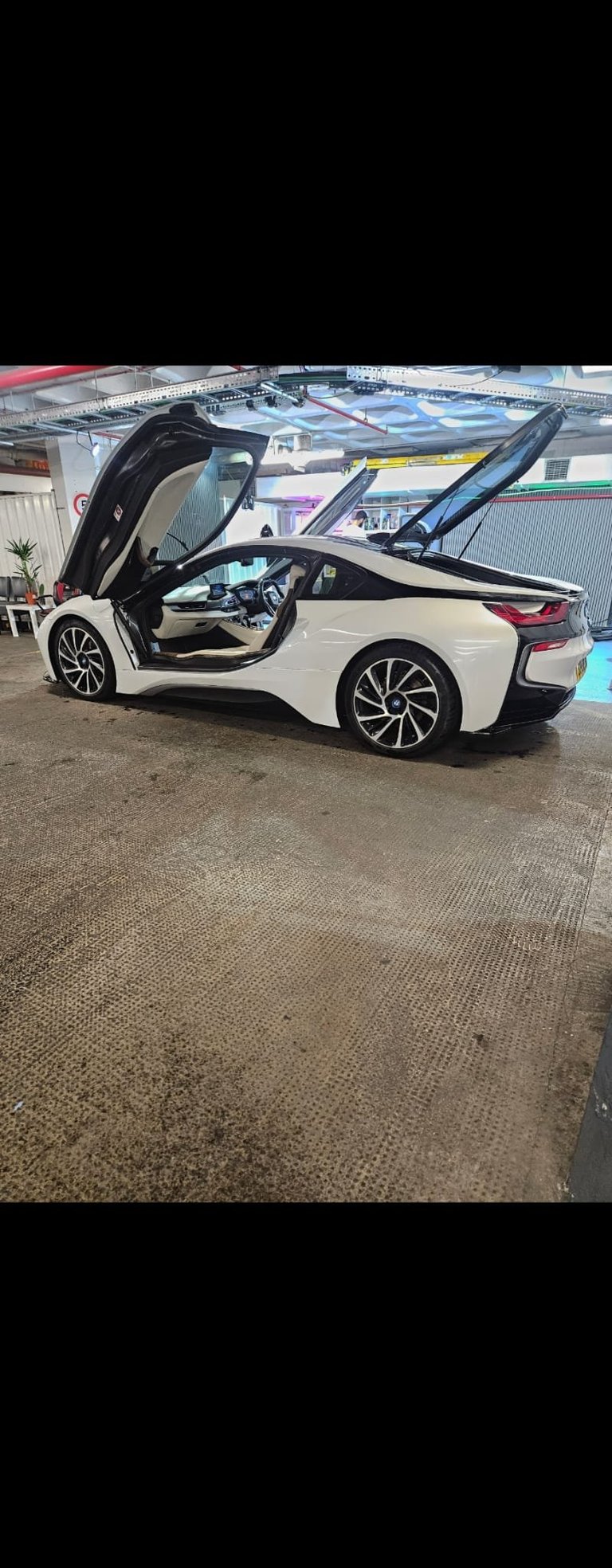 BMW i8